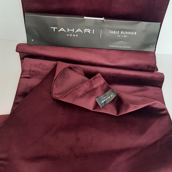 TAHARI 16 x 90 Eggplant Table Runner - Picture 14 of 16